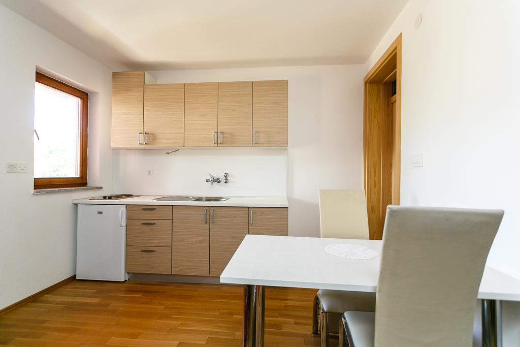 Apartments Josip Pinezići Exterior foto